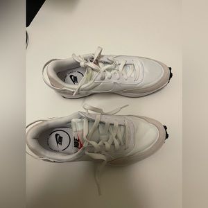 Nike Waffle Debut white